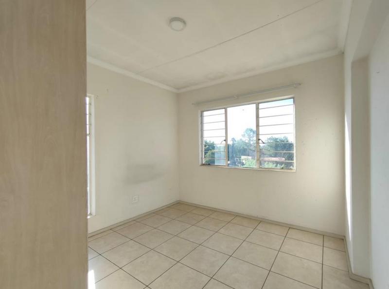 2 Bedroom Property for Sale in Klippoortjie Gauteng
