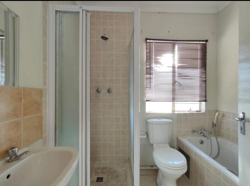 2 Bedroom Property for Sale in Klippoortjie Gauteng