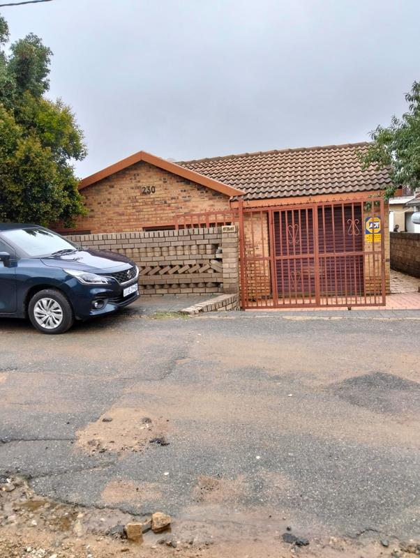 3 Bedroom Property for Sale in Ebony Park Gauteng