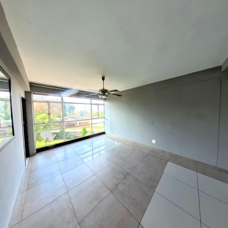 To Let 2 Bedroom Property for Rent in Rhodesfield Gauteng