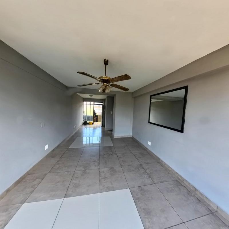 To Let 2 Bedroom Property for Rent in Rhodesfield Gauteng