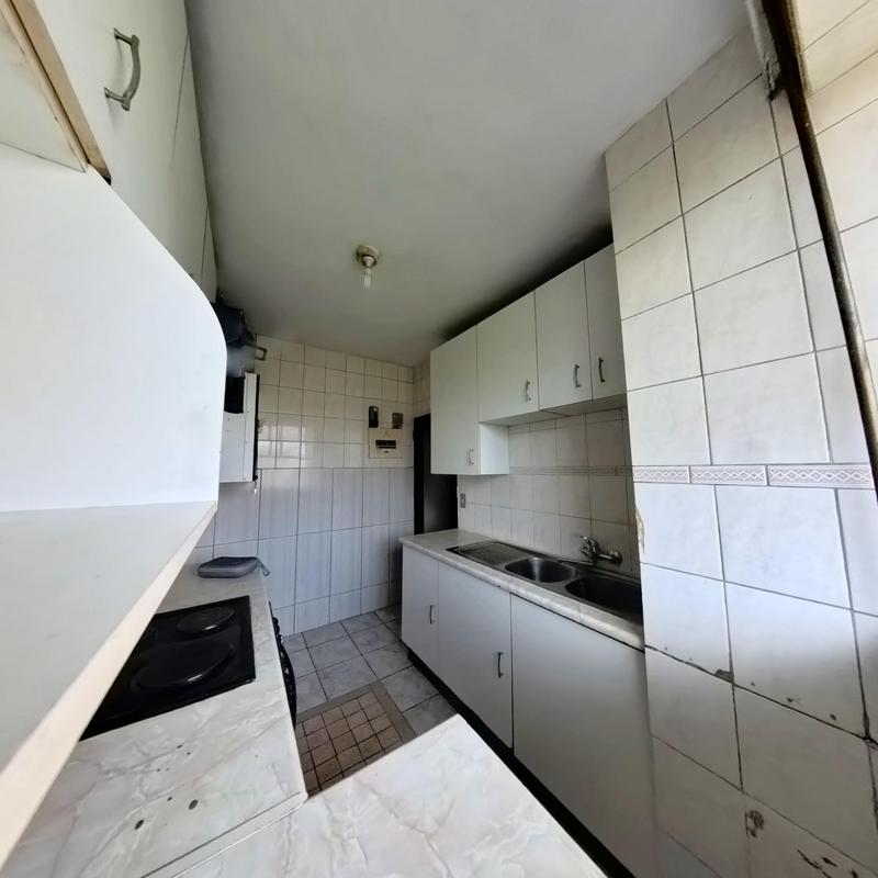 To Let 2 Bedroom Property for Rent in Rhodesfield Gauteng