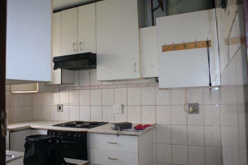 To Let 2 Bedroom Property for Rent in Rhodesfield Gauteng