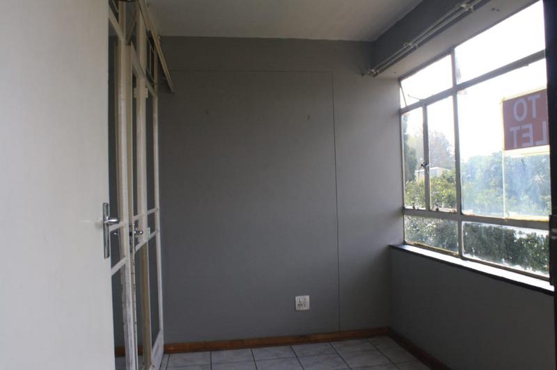 To Let 2 Bedroom Property for Rent in Rhodesfield Gauteng