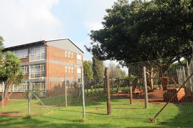 To Let 2 Bedroom Property for Rent in Rhodesfield Gauteng