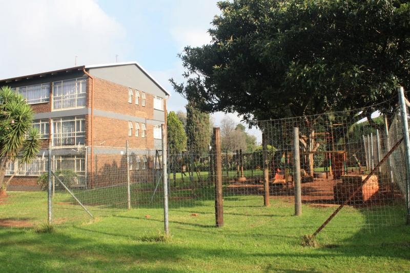 To Let 2 Bedroom Property for Rent in Rhodesfield Gauteng