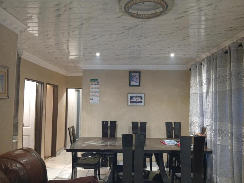 6 Bedroom Property for Sale in Birch Acres Gauteng