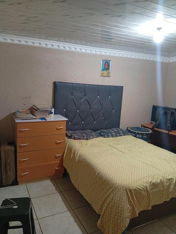 6 Bedroom Property for Sale in Birch Acres Gauteng