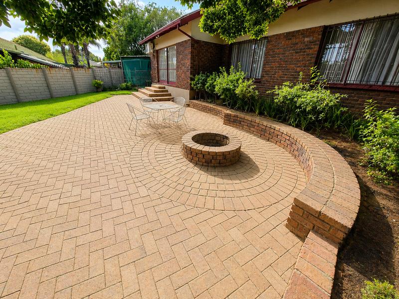 4 Bedroom Property for Sale in The Reeds Gauteng