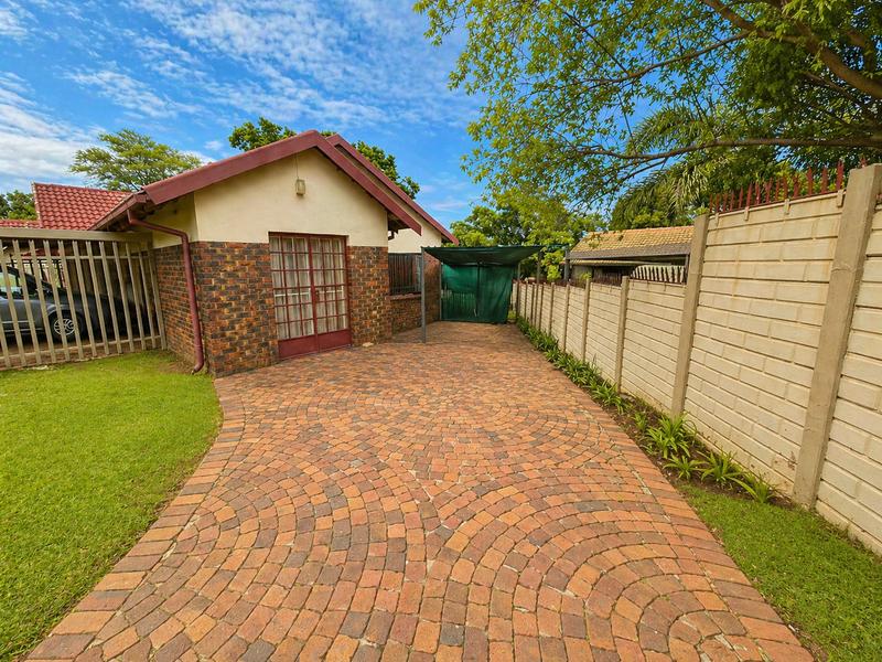 4 Bedroom Property for Sale in The Reeds Gauteng