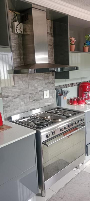 3 Bedroom Property for Sale in Dawn Park Gauteng