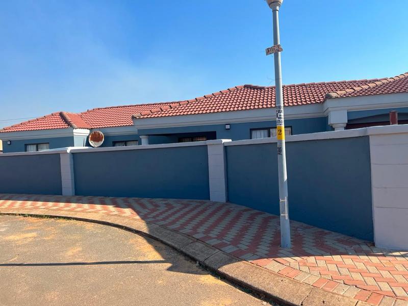 3 Bedroom Property for Sale in Dawn Park Gauteng