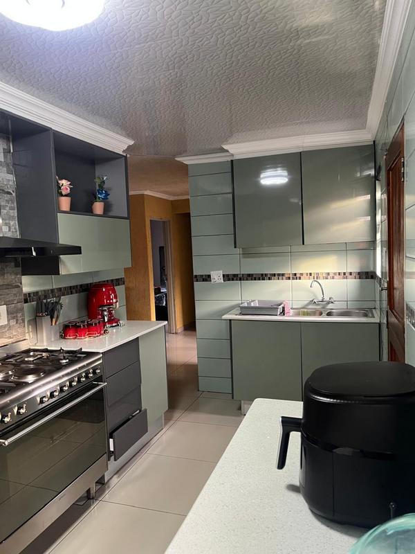 3 Bedroom Property for Sale in Dawn Park Gauteng
