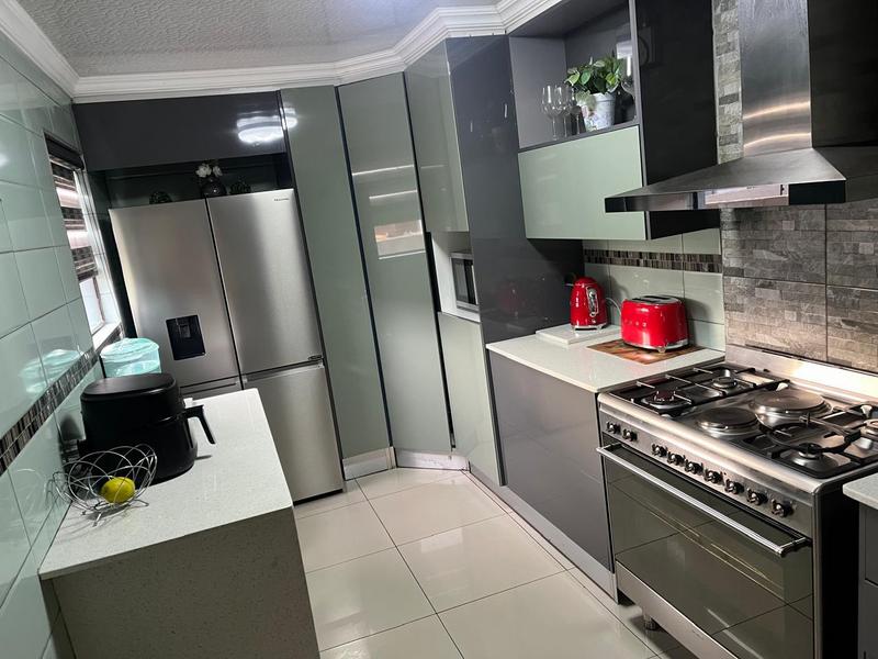 3 Bedroom Property for Sale in Dawn Park Gauteng