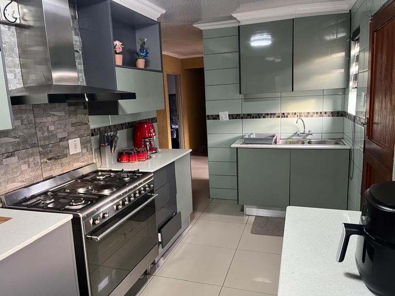 3 Bedroom Property for Sale in Dawn Park Gauteng