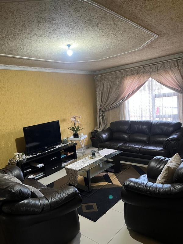 3 Bedroom Property for Sale in Dawn Park Gauteng