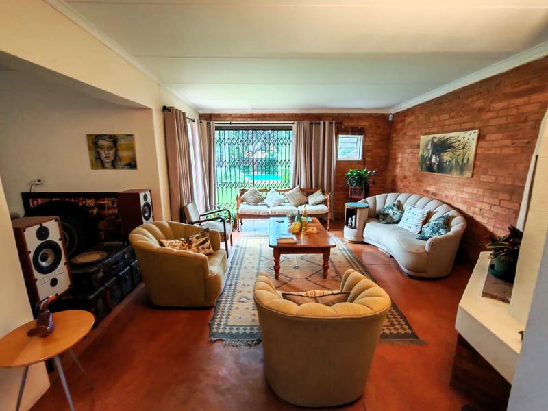 5 Bedroom Property for Sale in Rooihuiskraal Gauteng
