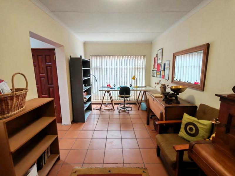 5 Bedroom Property for Sale in Rooihuiskraal Gauteng