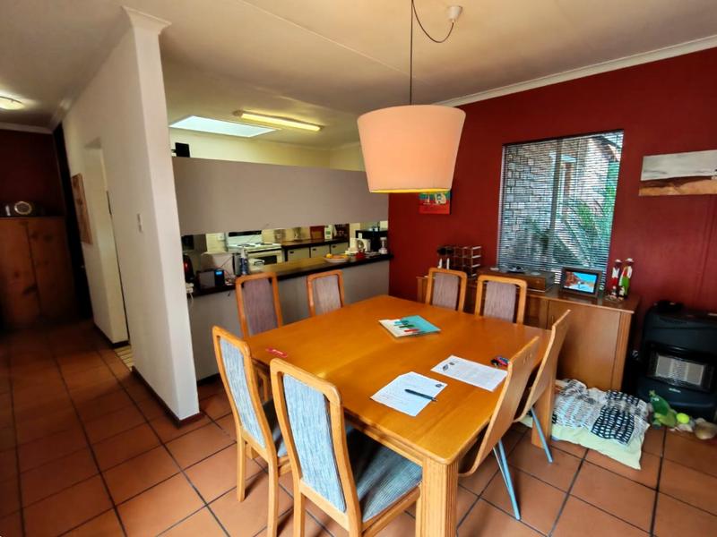 5 Bedroom Property for Sale in Rooihuiskraal Gauteng