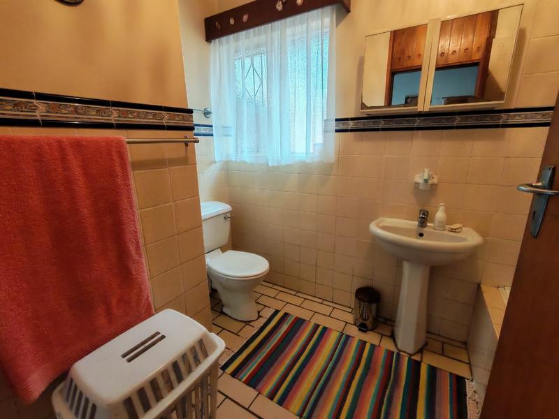 5 Bedroom Property for Sale in Rooihuiskraal Gauteng