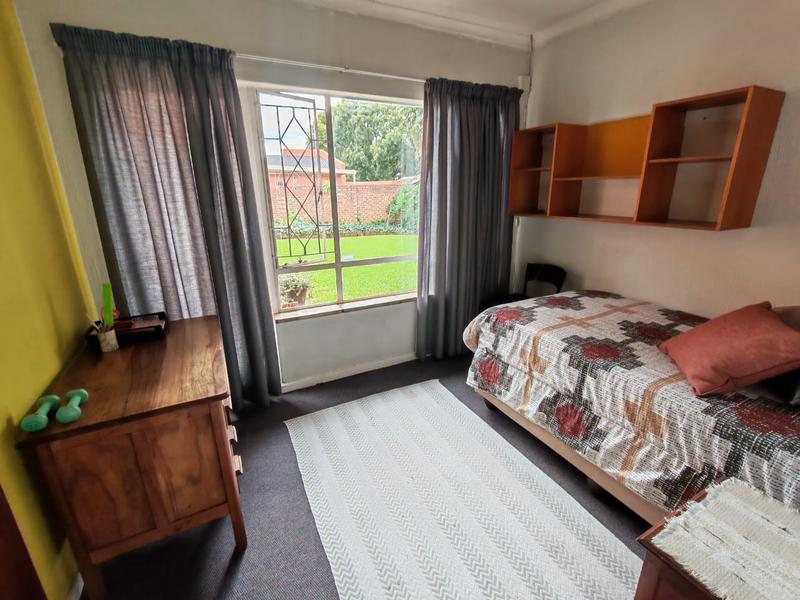 5 Bedroom Property for Sale in Rooihuiskraal Gauteng