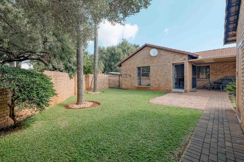 3 Bedroom Property for Sale in Die Hoewes Gauteng