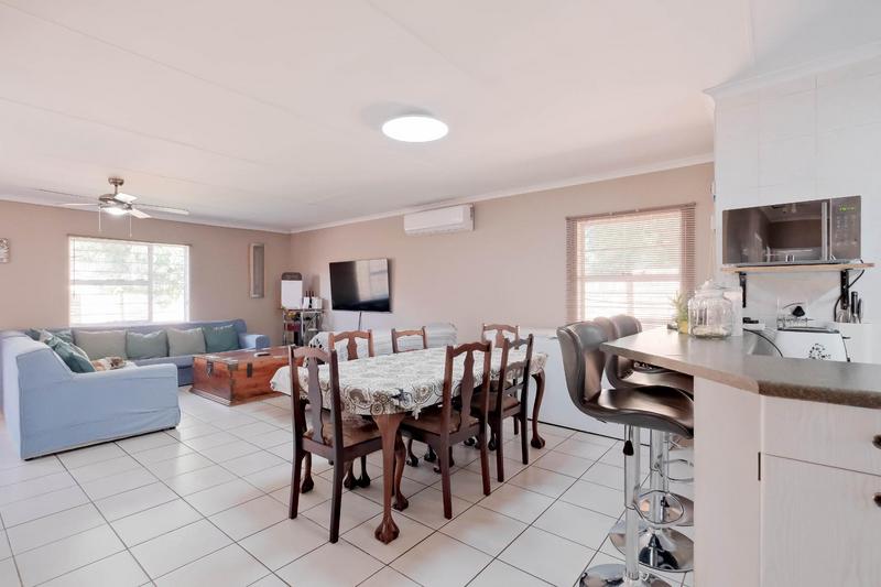 3 Bedroom Property for Sale in Die Hoewes Gauteng