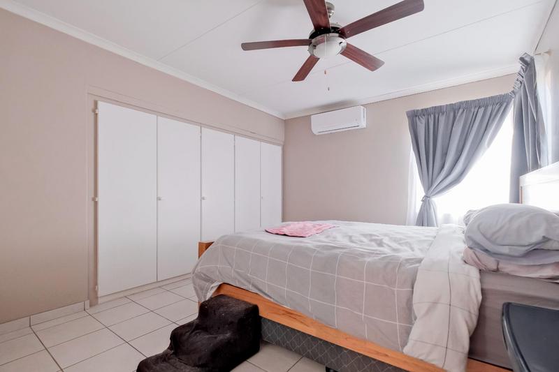 3 Bedroom Property for Sale in Die Hoewes Gauteng