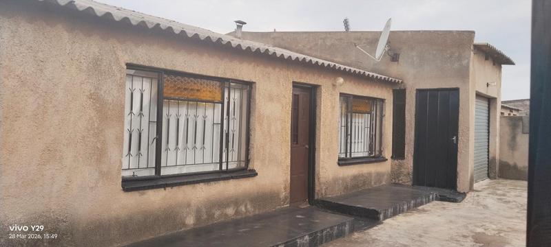 6 Bedroom Property for Sale in Tembisa Gauteng