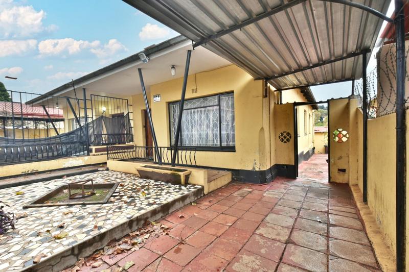 4 Bedroom Property for Sale in Bezuidenhout Valley Gauteng
