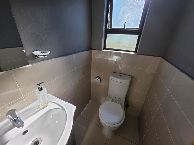 To Let 2 Bedroom Property for Rent in Fairlead Gauteng