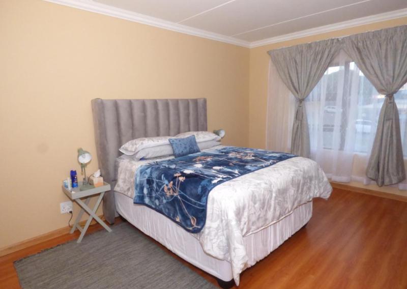 To Let 2 Bedroom Property for Rent in Fairlead Gauteng