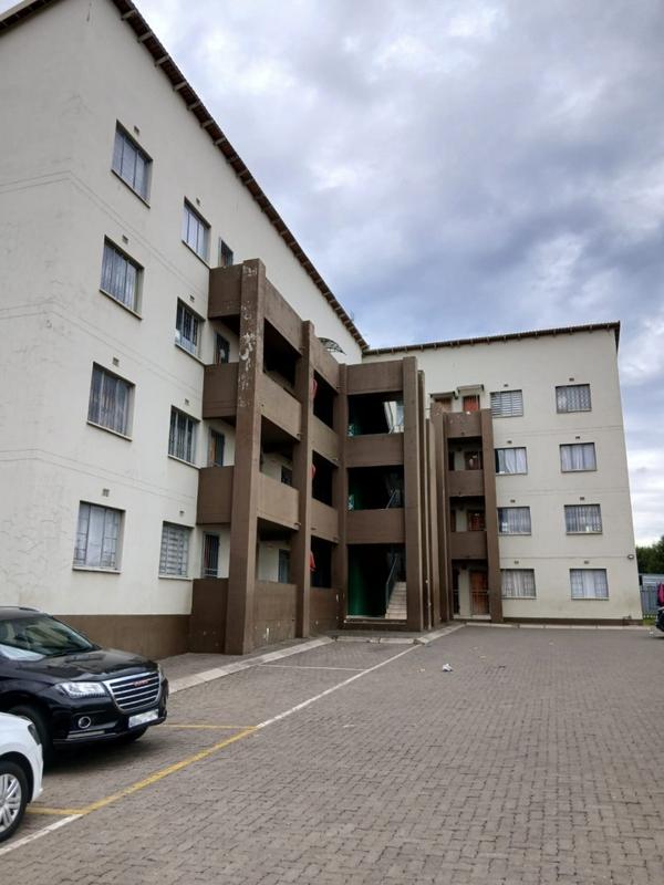 2 Bedroom Property for Sale in Fleurhof Gauteng
