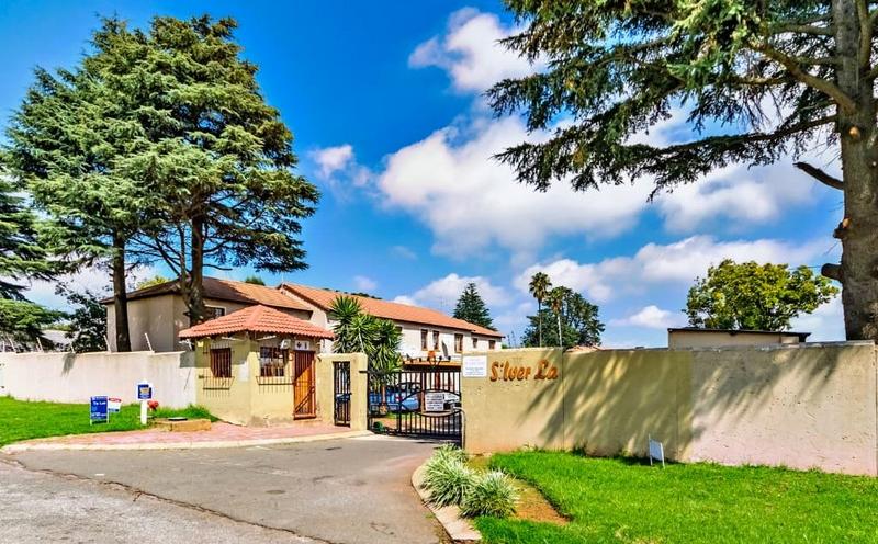 2 Bedroom Property for Sale in Roodepoort West Gauteng