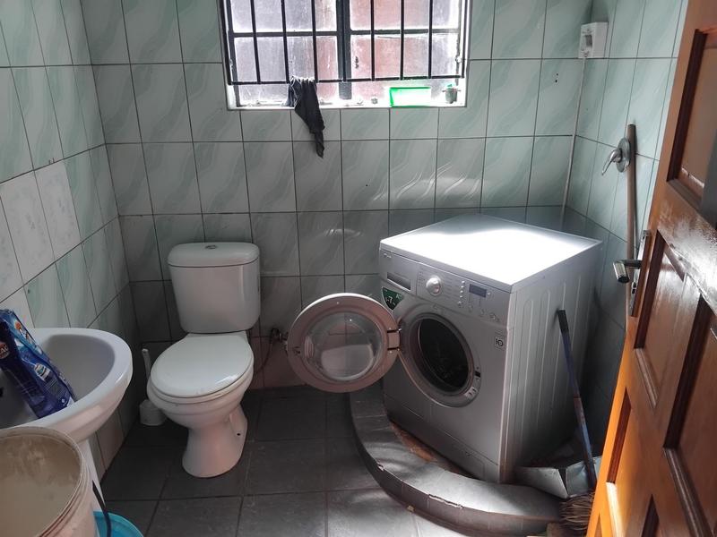 To Let 9 Bedroom Property for Rent in Doornfontein Gauteng