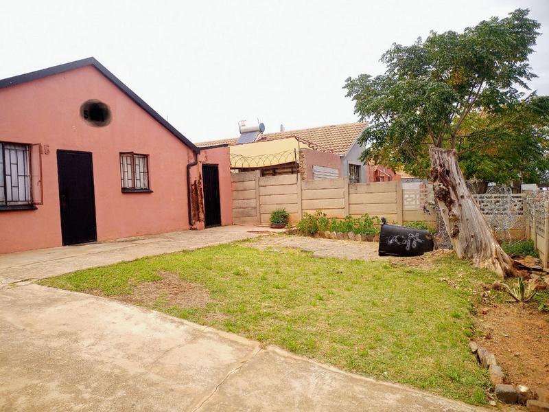 3 Bedroom Property for Sale in Lenasia South Gauteng