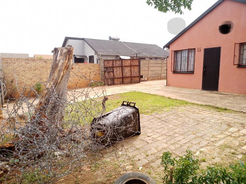 3 Bedroom Property for Sale in Lenasia South Gauteng