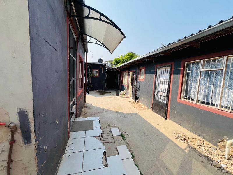 4 Bedroom Property for Sale in Rosettenville Gauteng