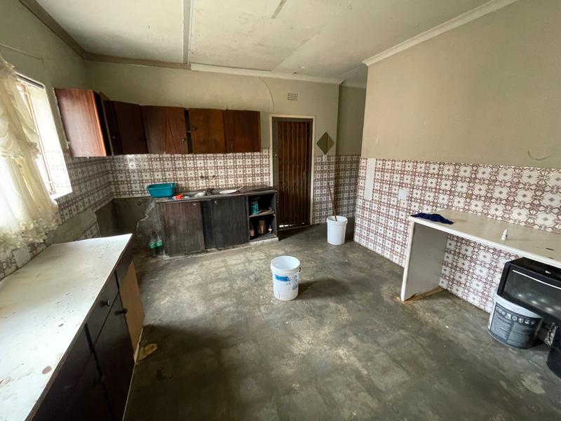7 Bedroom Property for Sale in Rosettenville Gauteng