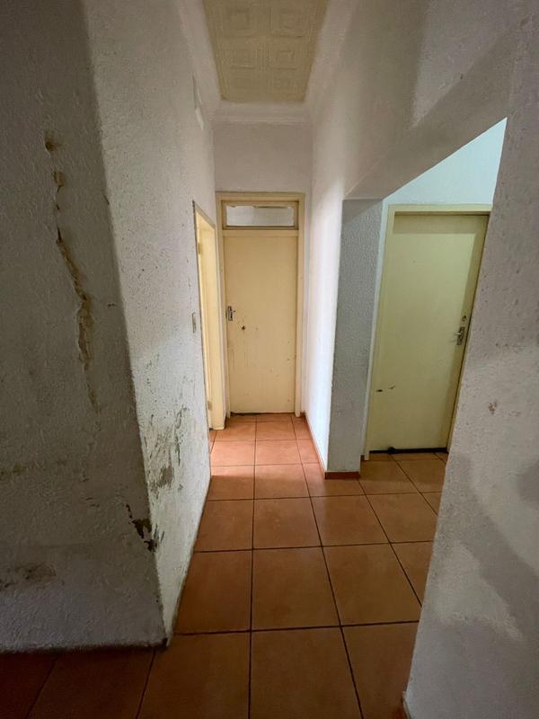 7 Bedroom Property for Sale in Rosettenville Gauteng