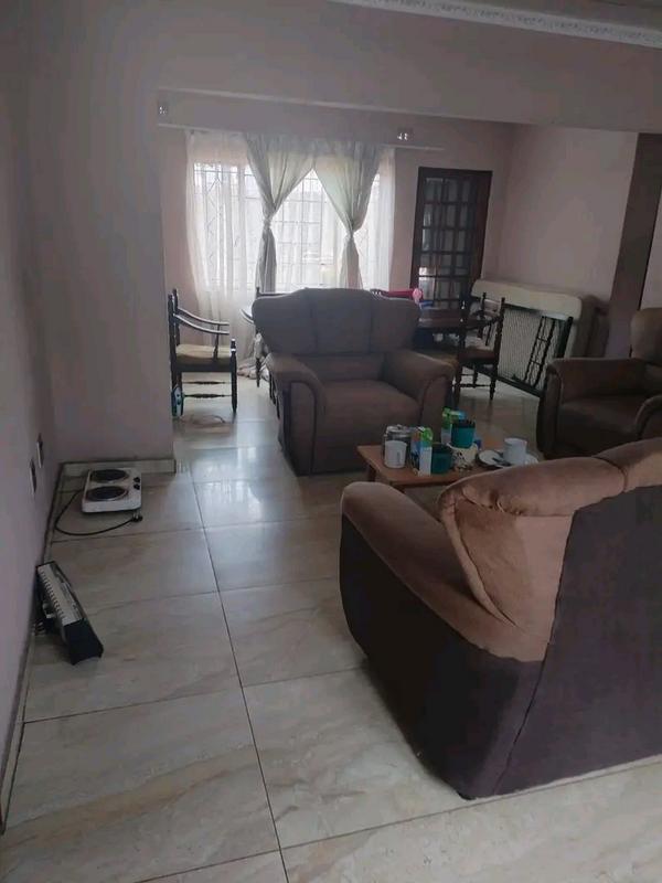 4 Bedroom Property for Sale in Tshepisong Gauteng