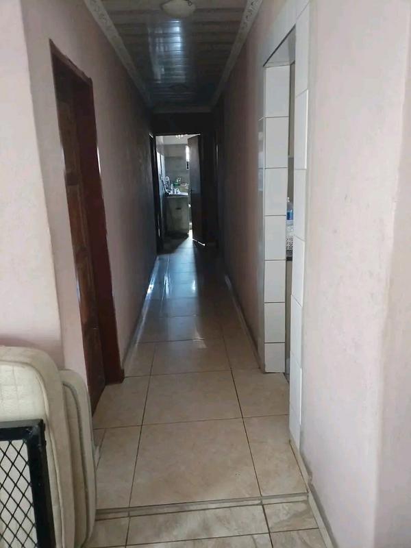 4 Bedroom Property for Sale in Tshepisong Gauteng