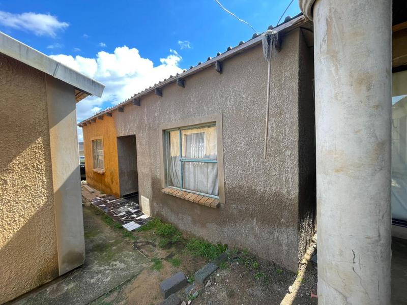 6 Bedroom Property for Sale in Kanana Park Gauteng