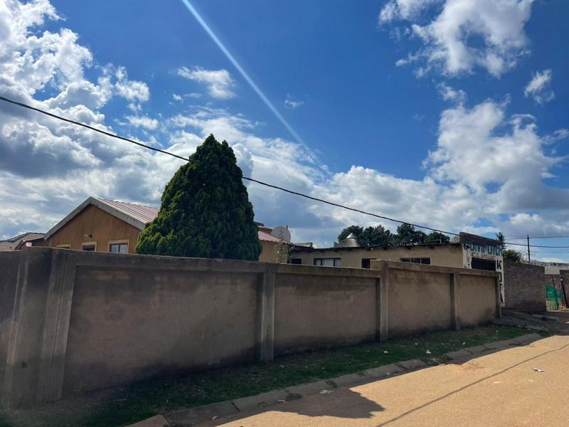 6 Bedroom Property for Sale in Kanana Park Gauteng