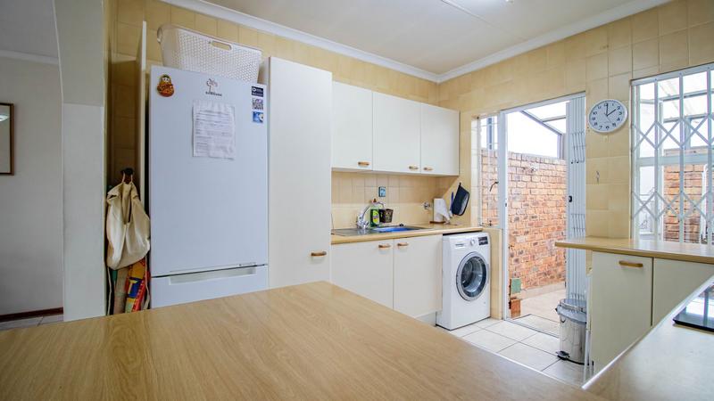 2 Bedroom Property for Sale in Edenvale Central Gauteng