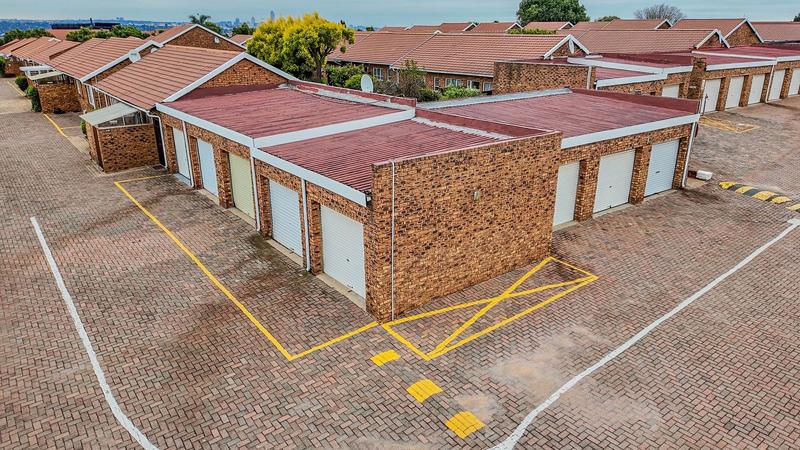 2 Bedroom Property for Sale in Edenvale Central Gauteng