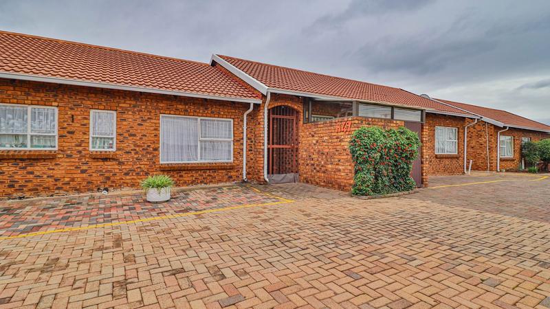 2 Bedroom Property for Sale in Edenvale Central Gauteng
