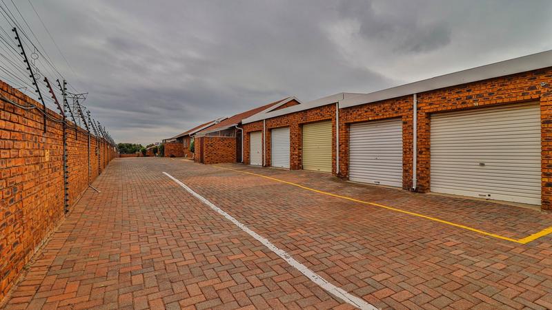 2 Bedroom Property for Sale in Edenvale Central Gauteng