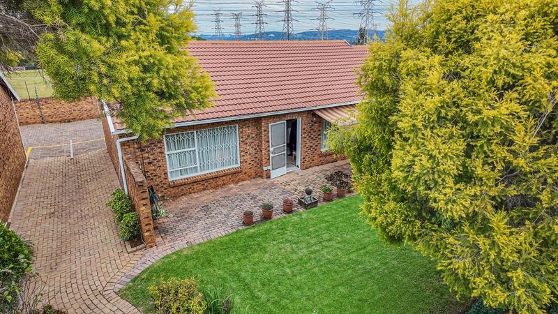 2 Bedroom Property for Sale in Edenvale Central Gauteng