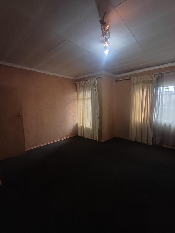 5 Bedroom Property for Sale in Actonville Gauteng